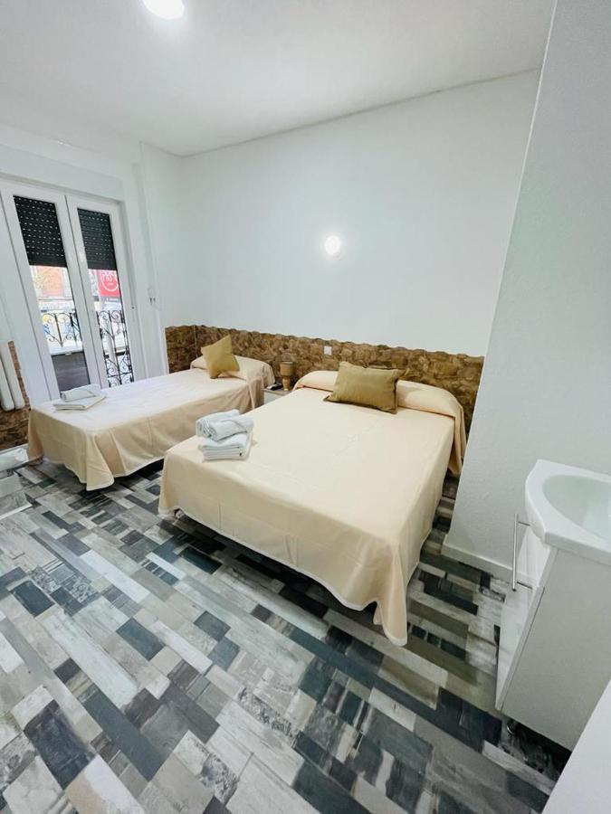 Hostal Noche Y Dia Мадрид Екстериор снимка