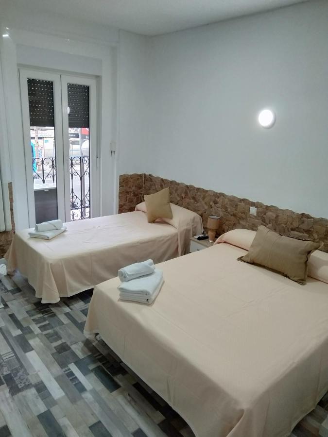Hostal Noche Y Dia Мадрид Екстериор снимка