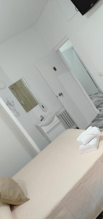 Hostal Noche Y Dia Мадрид Екстериор снимка
